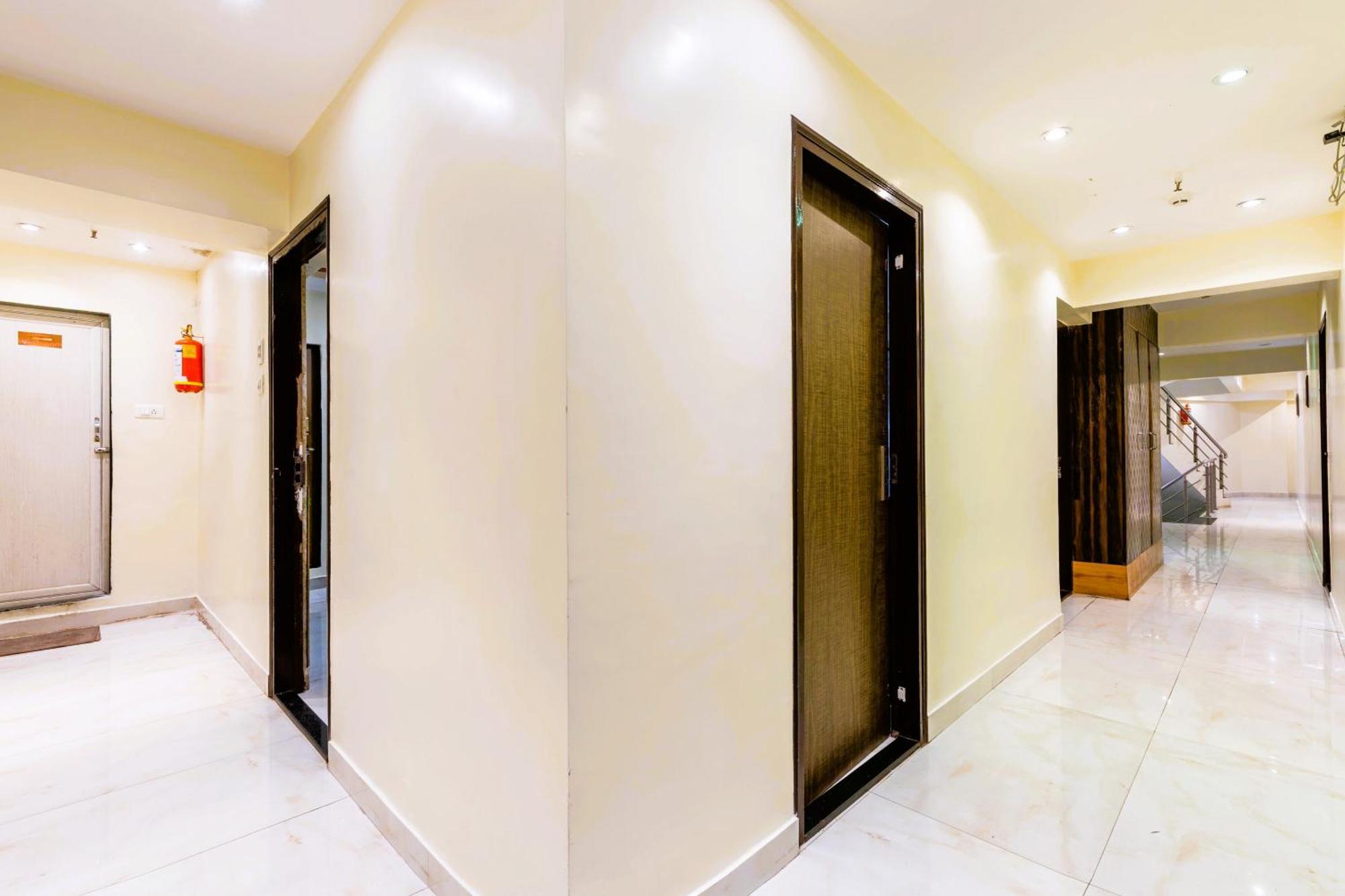 Hotel Ashyana - Near To Grant Road Station Mumbai — Photos 1